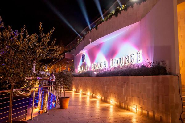 Dukley Beach Lounge